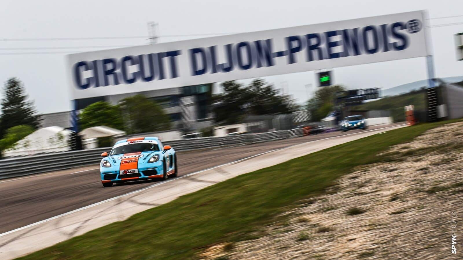 Panneau du circuit Dijon-Prenois